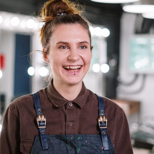 Noa Bertrán, estilista de corte editorial